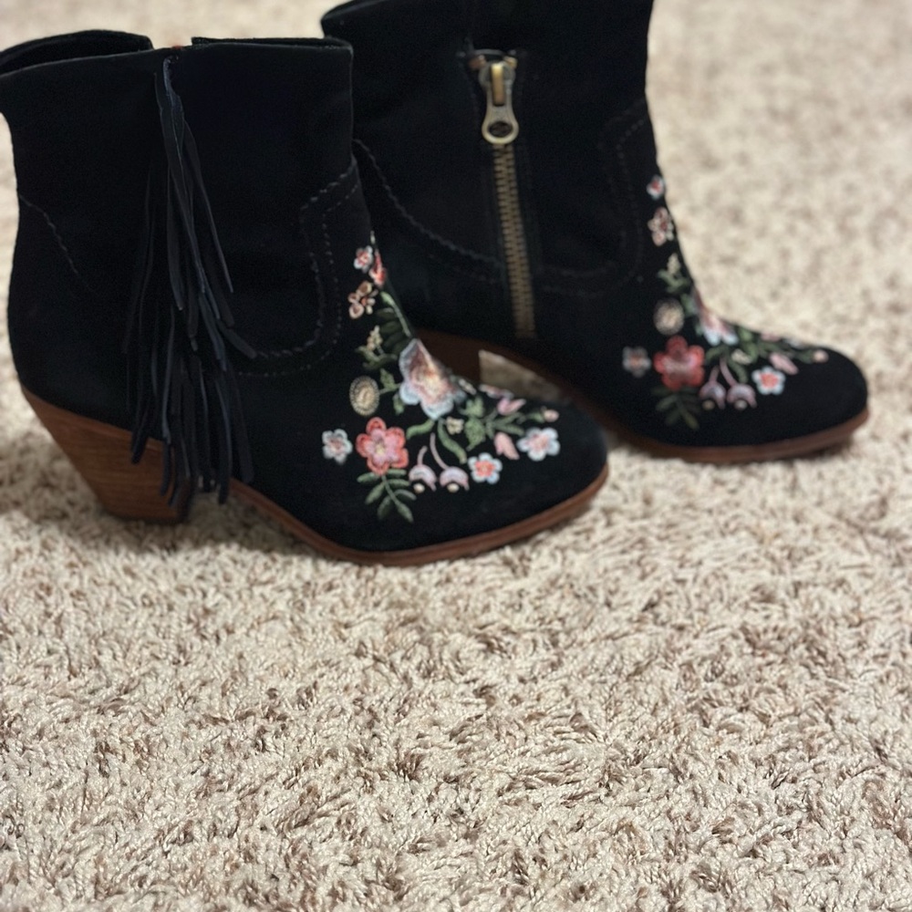 Sam Edelman Black Floral Embroidered Ankle Boots